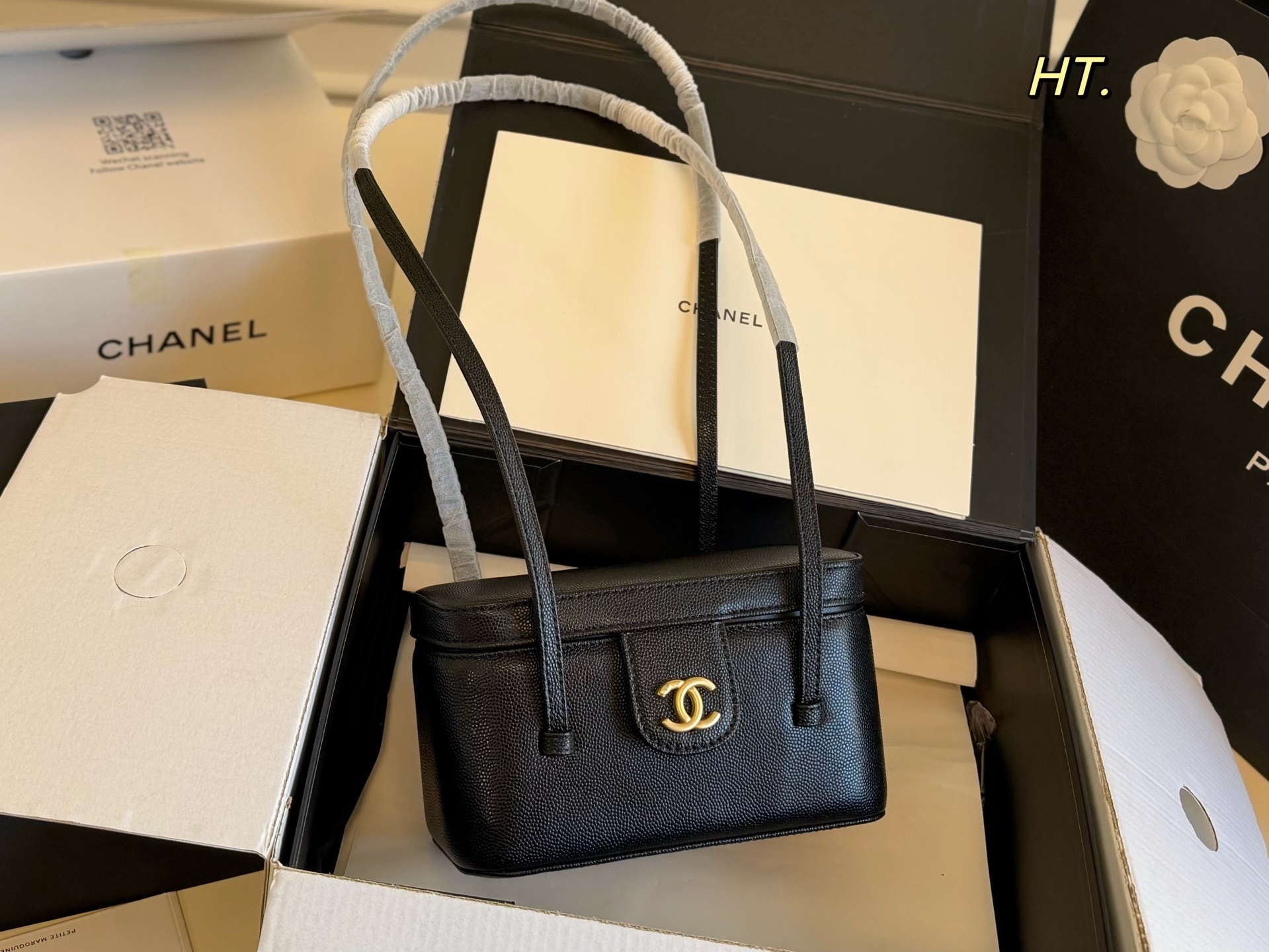 Chanel 26P Preppy Coco Venity Bag - Image 2