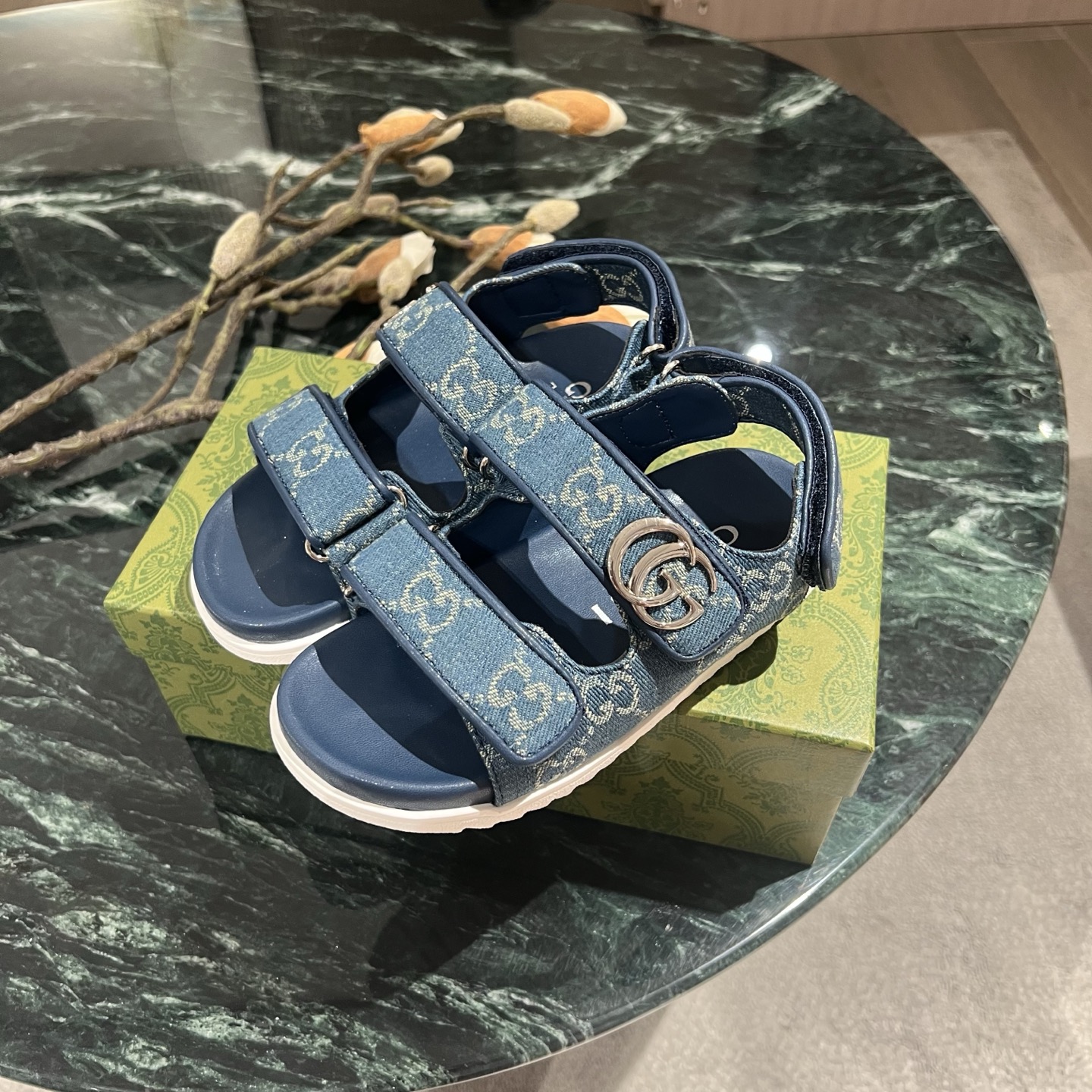 Gucci Children's Sandals - Image 2