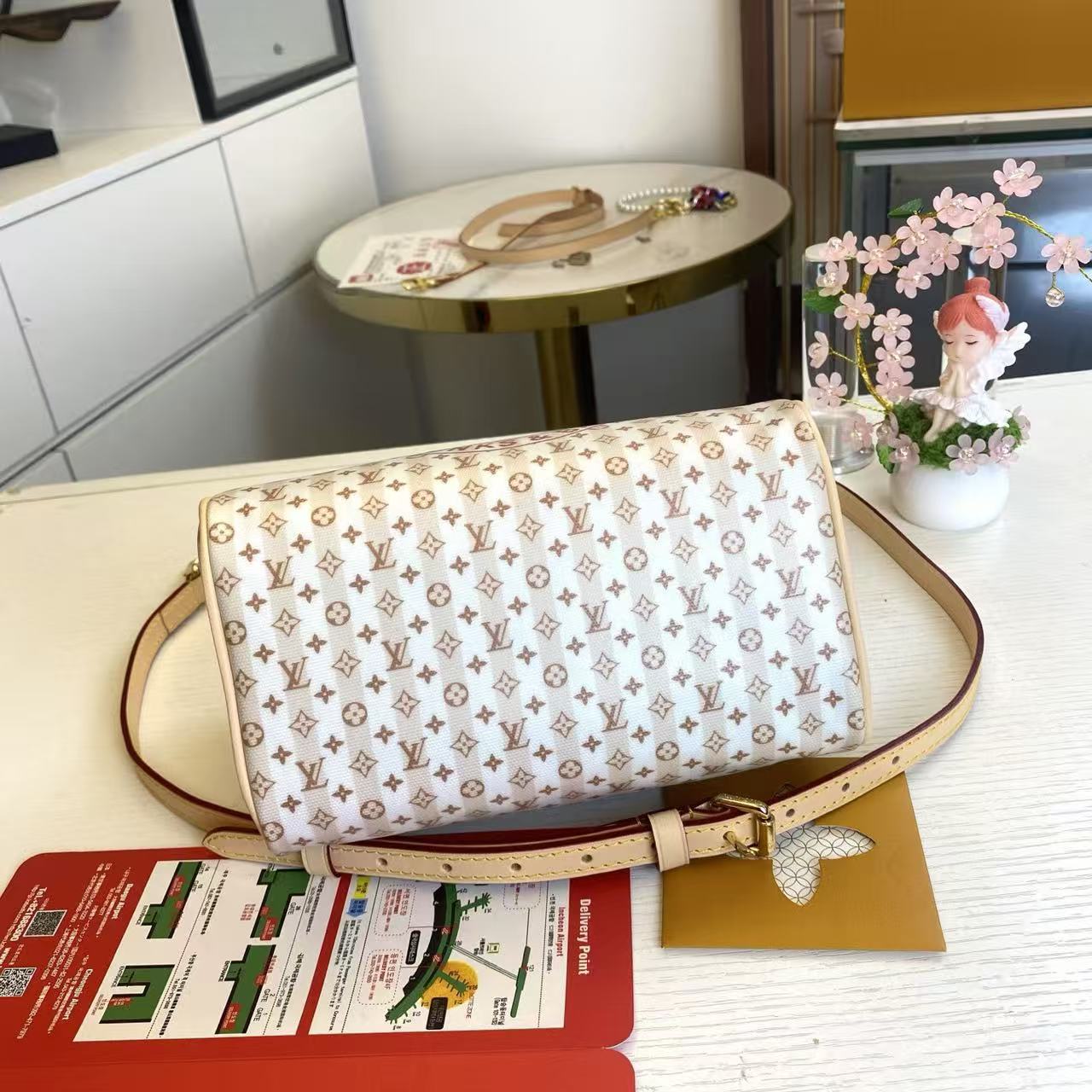 LV Speedy Bandoulière 20 Pillow Bag - Image 3