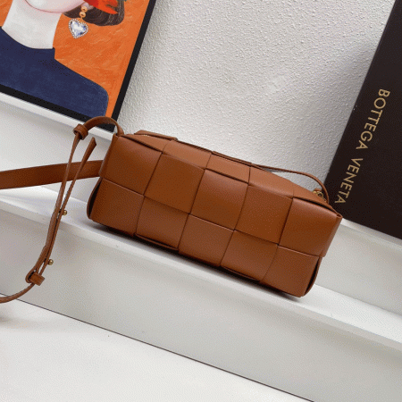 Bottega Veneta BV Small Brick Cassette Shoulder Bag - Image 4