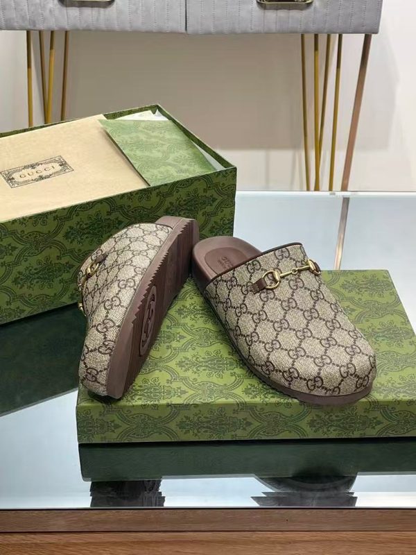 Gucci Horsebit mule in GG Supreme