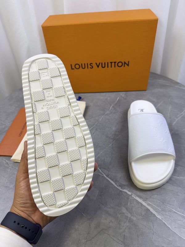 LV 23ss Slipper
