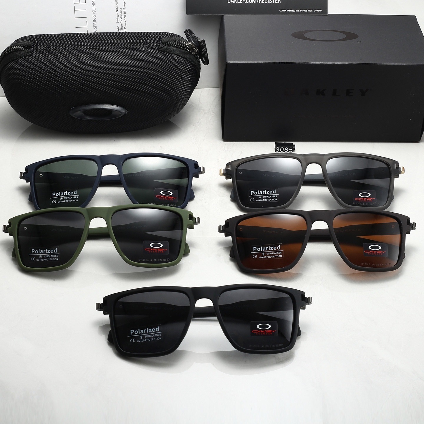 Oakley Fashionable Sunglasses - Image 1