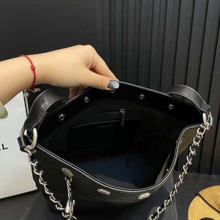 Chanel 31P Bucket Bag Black - Image 11