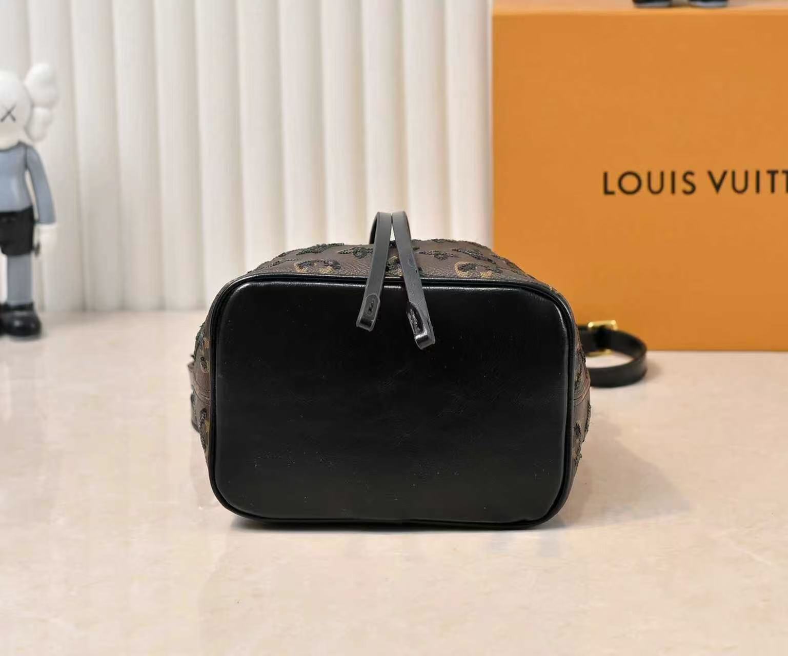 LV NEONOE 25SKI - Image 5