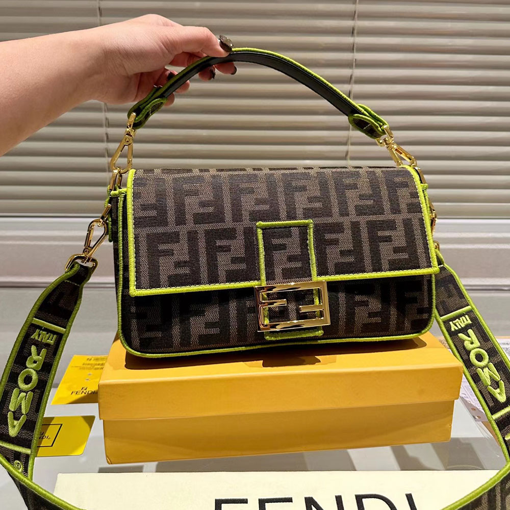 Fendi Baguette Bag - Image 6