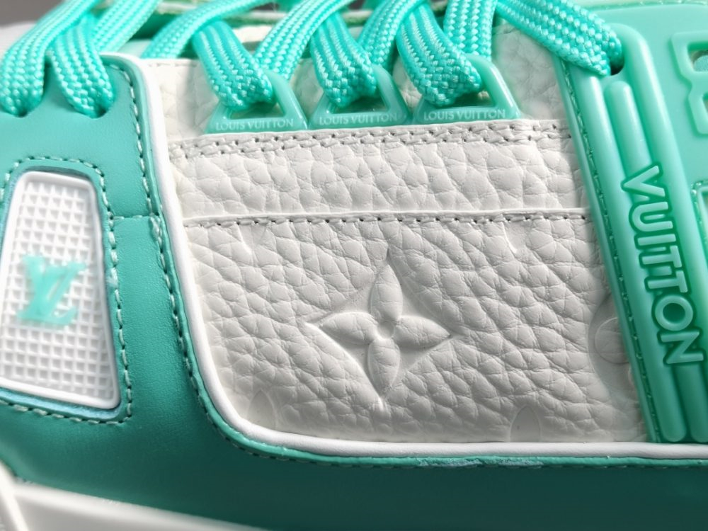 LV Trainer White Green - Image 3