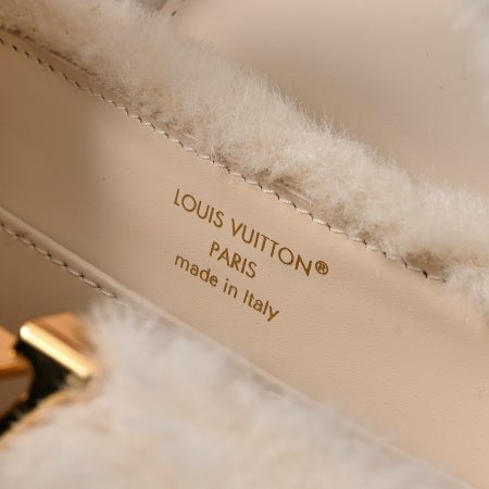 LV Capusnow Bag (Top Quality) - Image 10