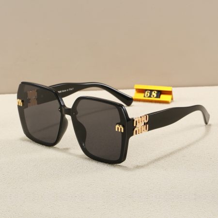 Miu Miu Fashionable Sunglasses - Image 8