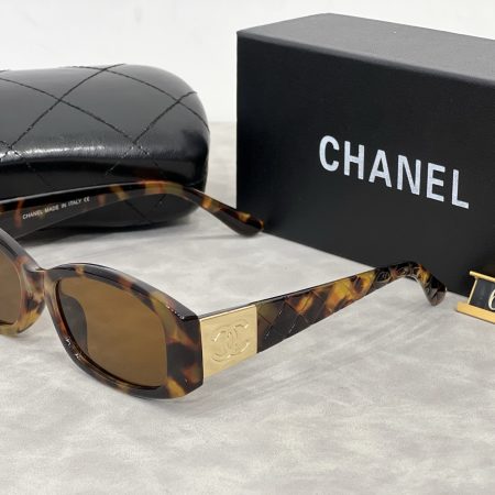 Chanel Fashionable Sunglasses - Image 5