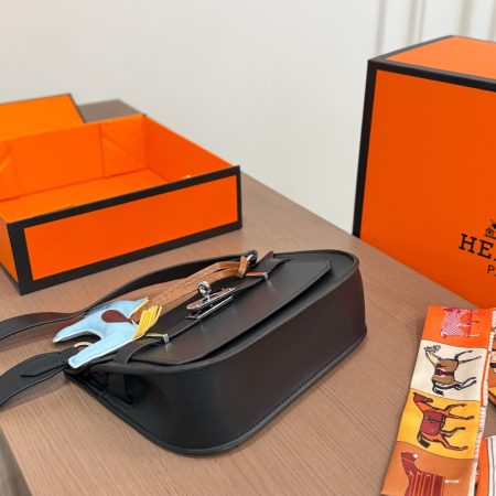 Hermès Gypsy Mini Crossbody Bag - Image 9