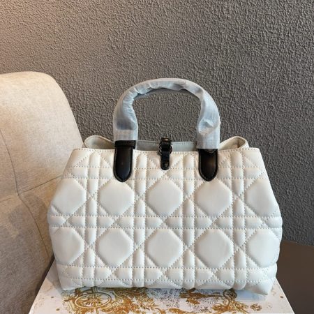 Dior Toujours White Macrocannage Bag - Image 5