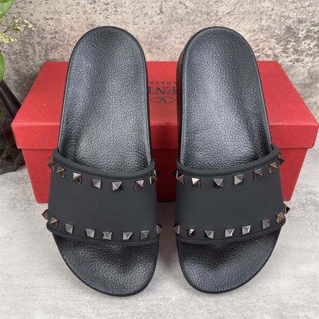 Valentino Rubber Simple And Casual Slide Sandal - Image 3