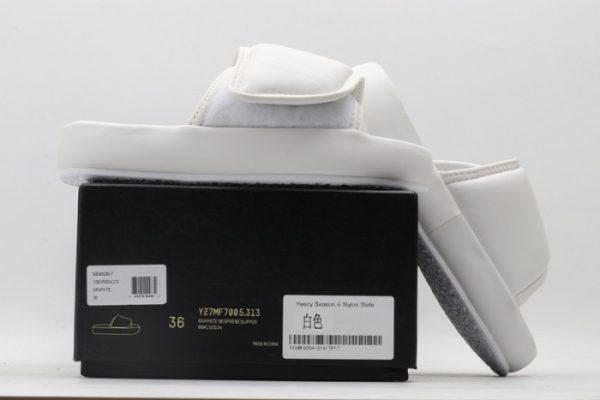 Yeezy Slide 4