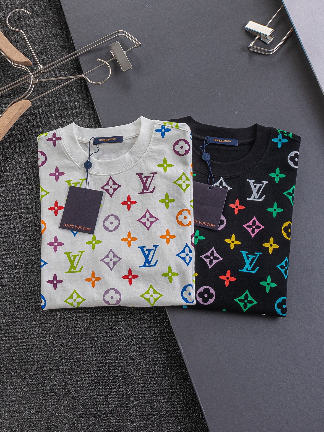 LV T Shirt Clothing - Image 3