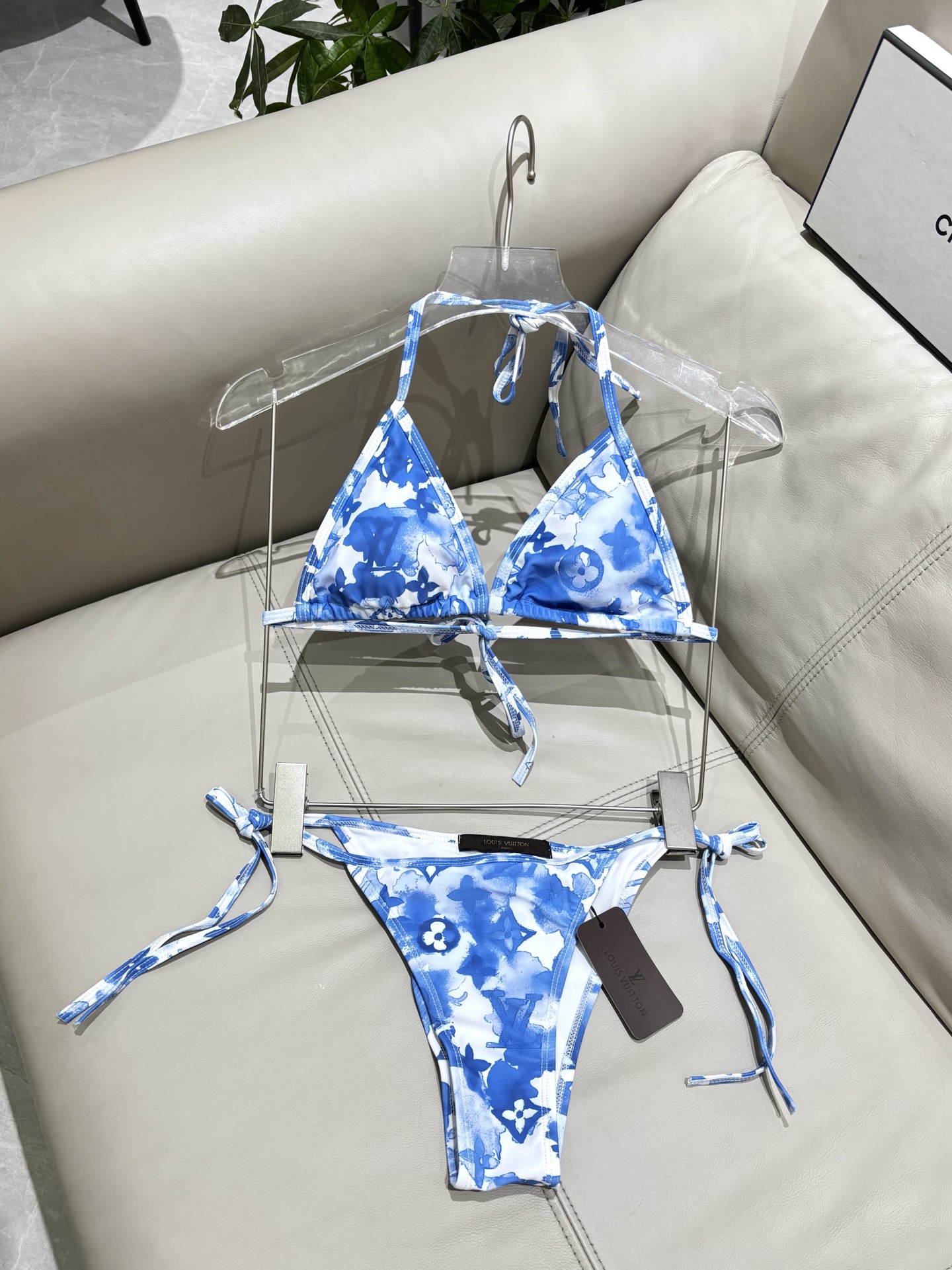 LV Two-Piece Swimsuit Swimwear - Image 5