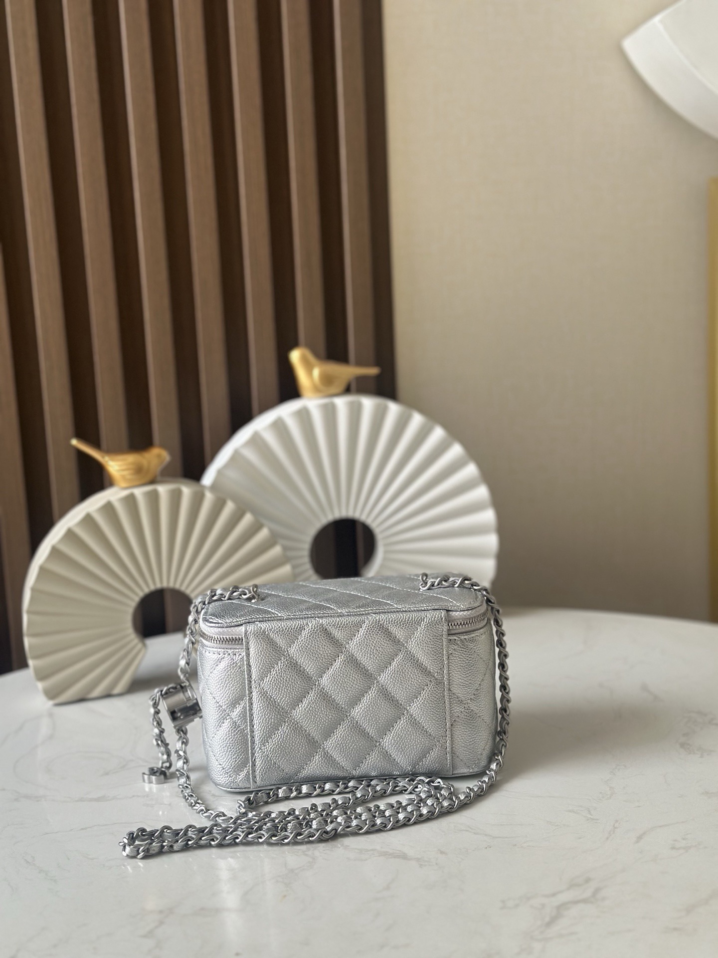 Chanel Quilted Vanity Makeup Box - Image 4