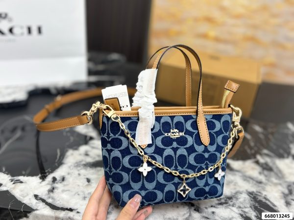 Coach City 15 Mini Tote