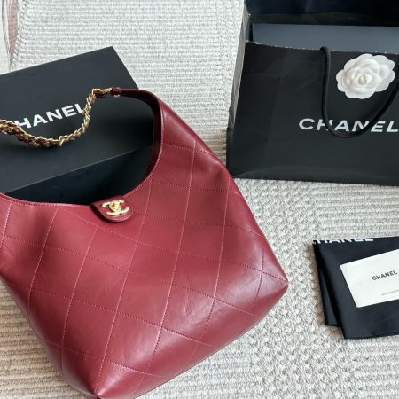 Chanel Sparkling Gold Handbag - Image 3