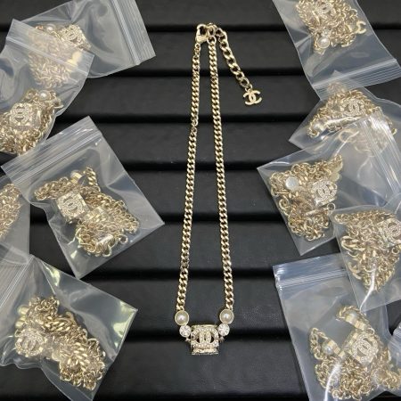 Chanel Pearl Necklace - Image 4