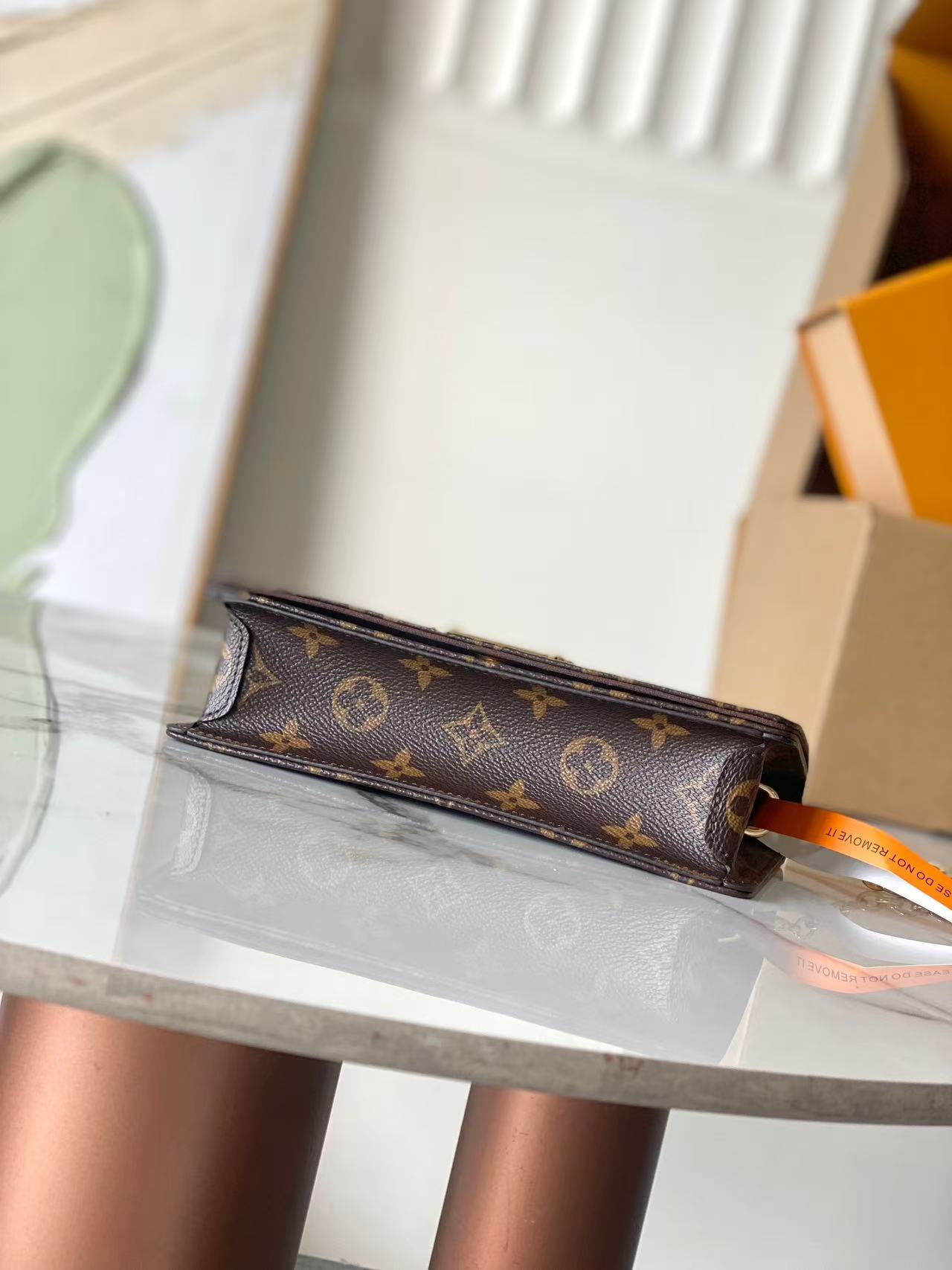 LV Wallet On Chain Lily - Image 4