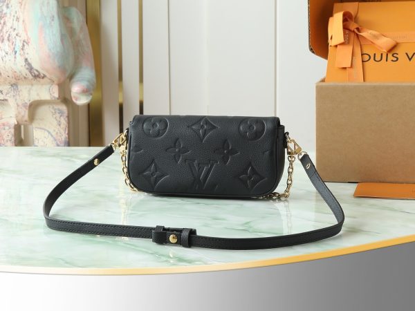 LV Wallet On Chain Ivy Bag