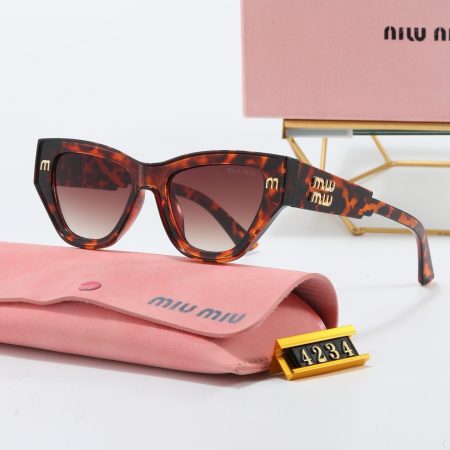 Miu Miu Fashionable Sunglasses - Image 3