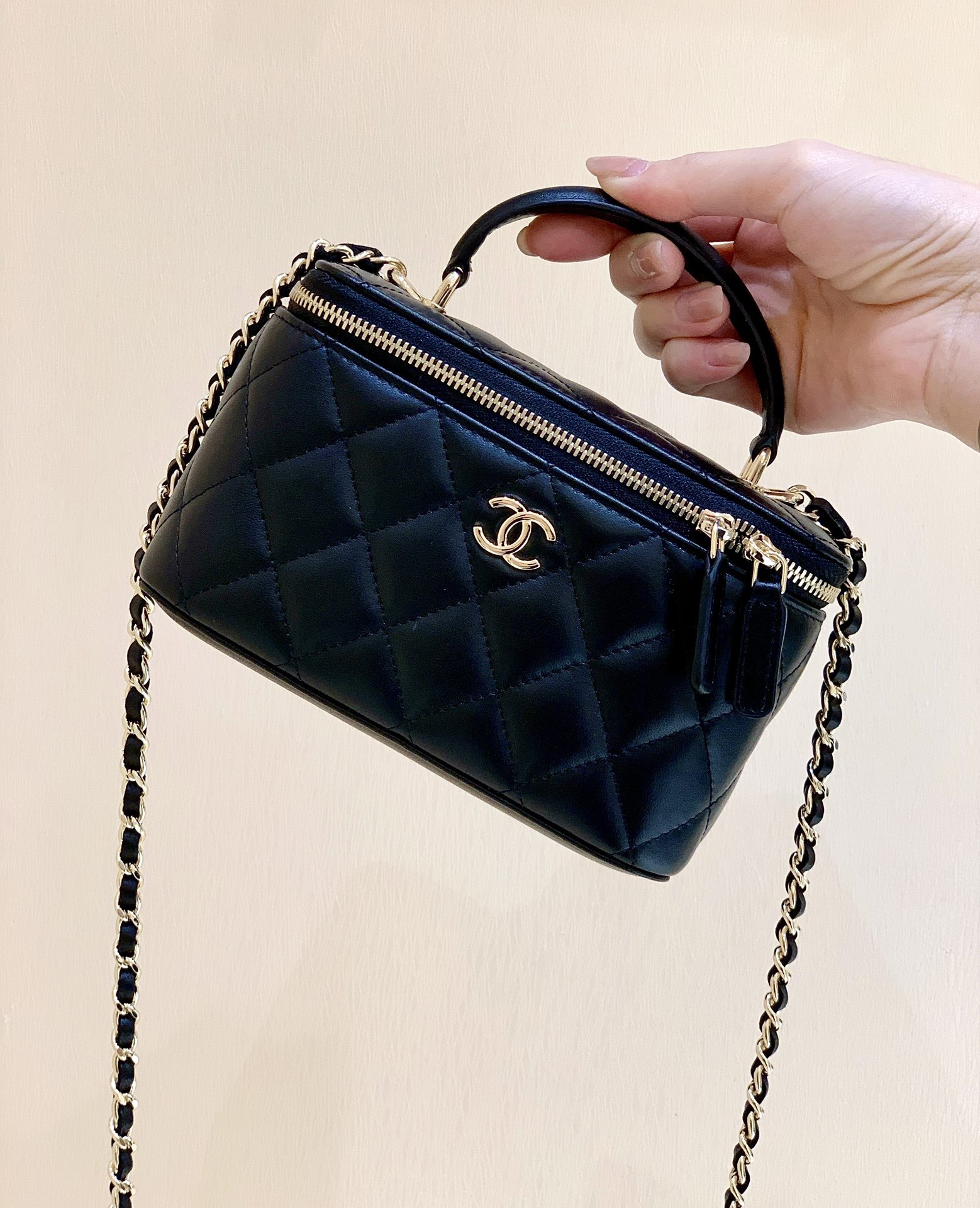 Chanel 2022 CC Makeup Box Top Quality - Image 3