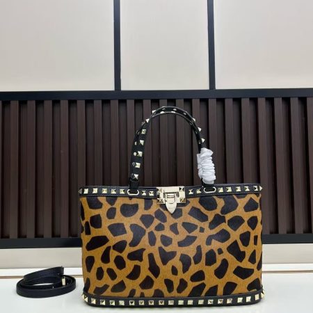 Valentino Garavani Rockstud Bag - Image 2