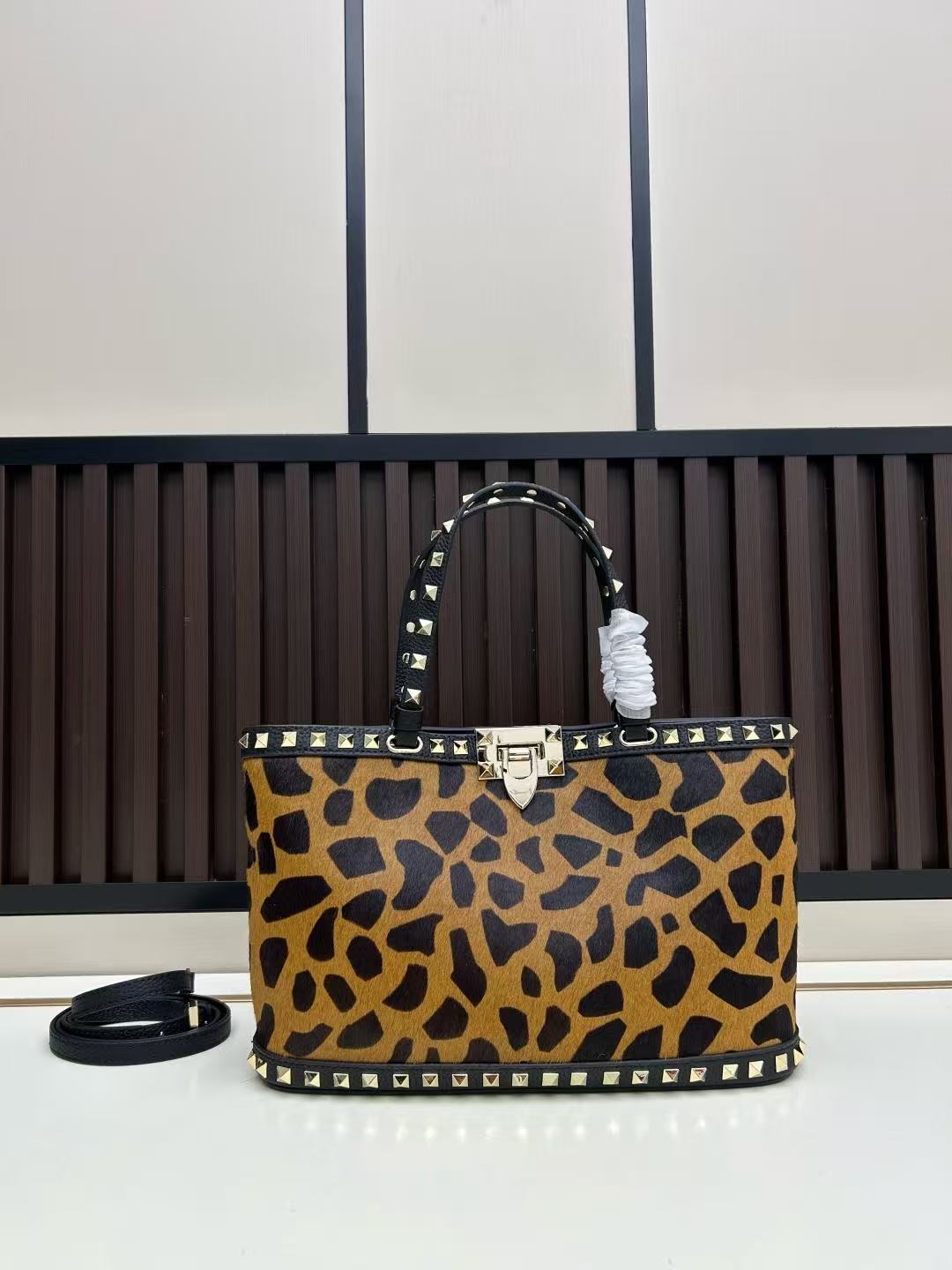 Valentino Garavani Rockstud Bag - Image 2