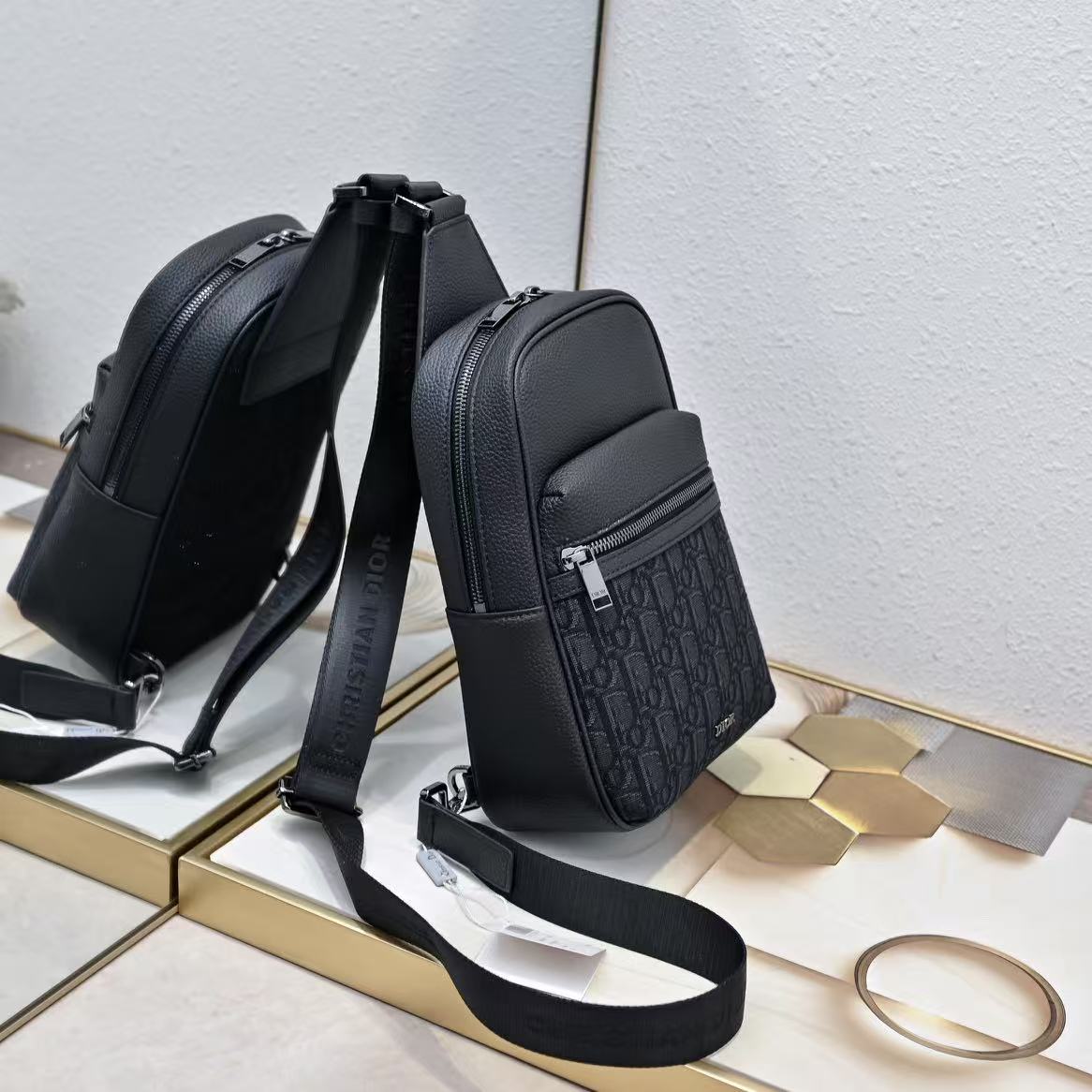 Dior Obilque Designer Bag's for Men - Image 2