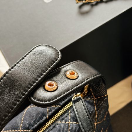 Chanel Denim Quilted Hobo Clutch With Chain Bag - Image 6