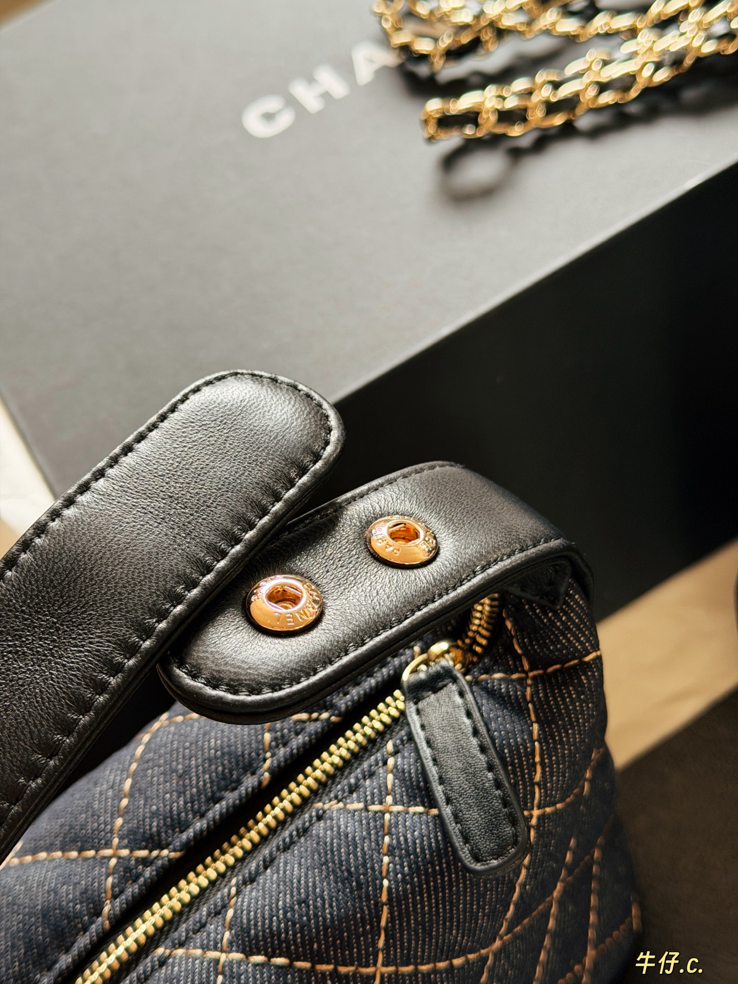 Chanel Denim Quilted Hobo Clutch With Chain Bag - Image 6