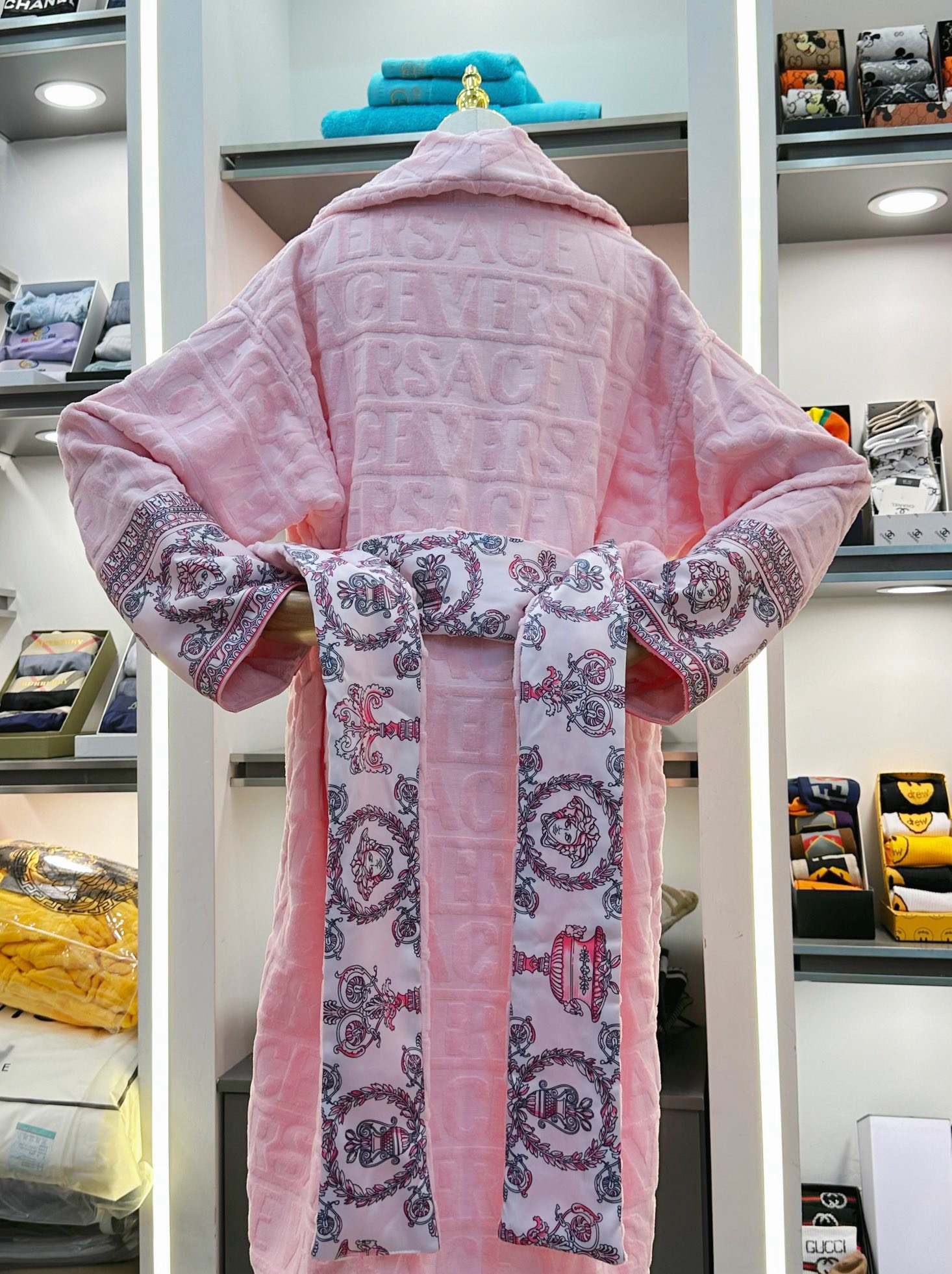 Versace BAROQUE Bathrobe - Image 9