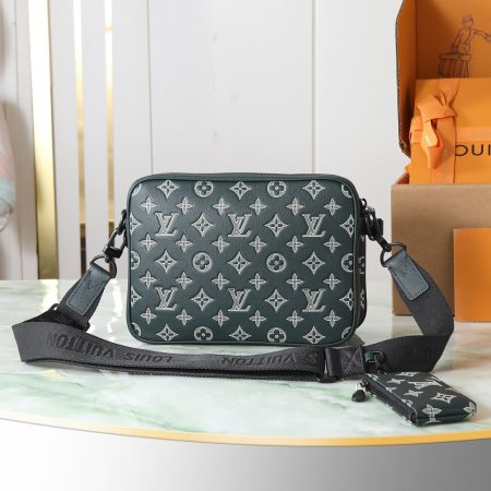 LV Trio Messenger Bag - Image 4