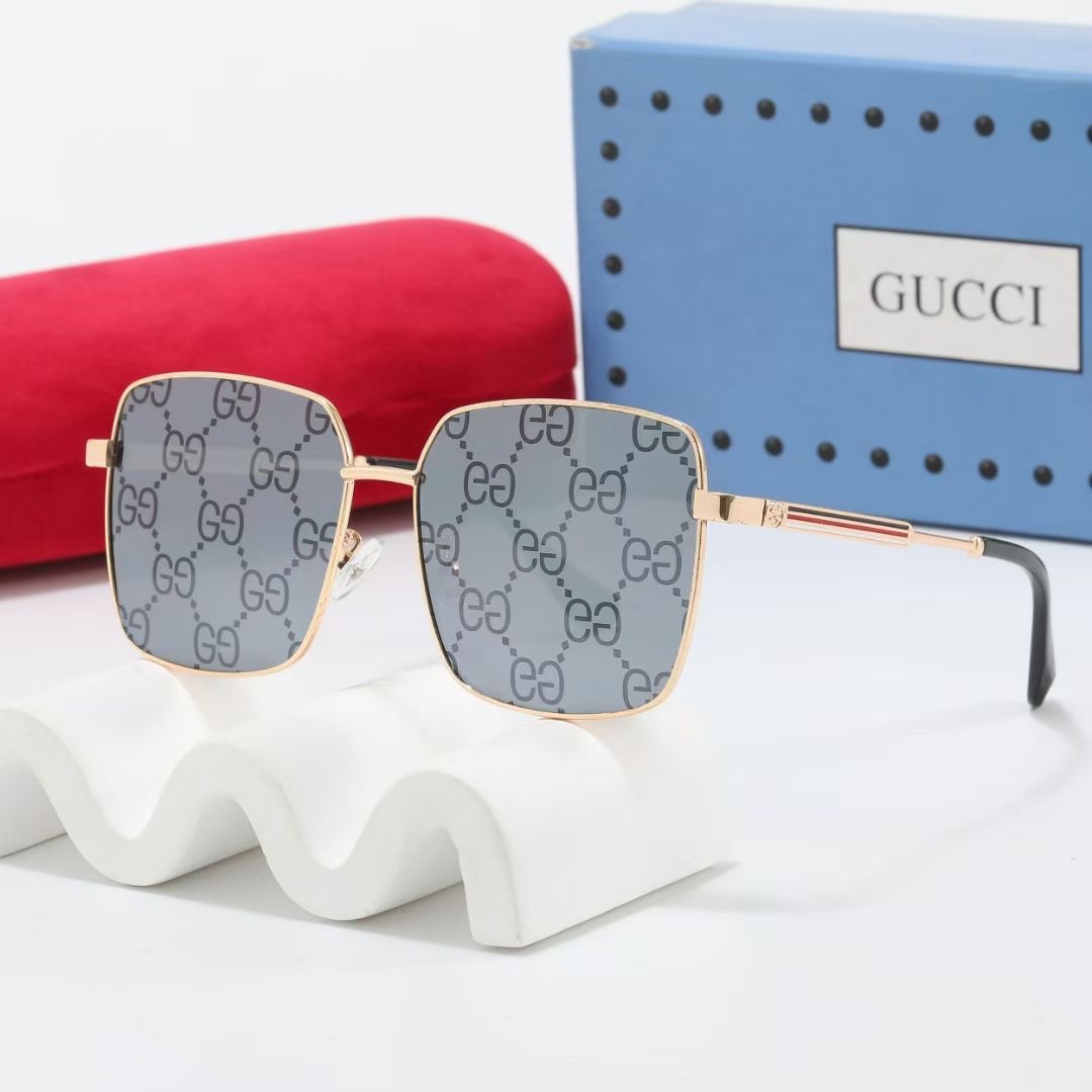 Gucci Fashionable Sunglasses - Image 4