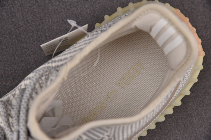 Yeezy Boost 350 V2 Lundmark FU9161 - Image 4