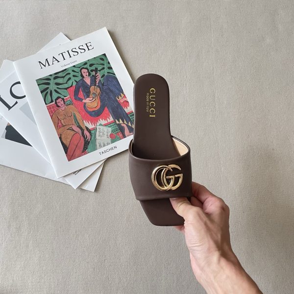 Gucci 26SS – Double G Wide-Toe Flat Sandals