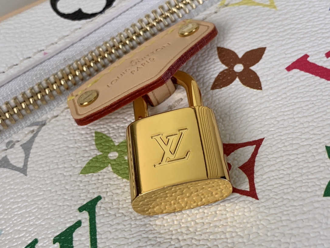 LV X TM Vanity Chain Pouch - 10A mirror version - Image 6
