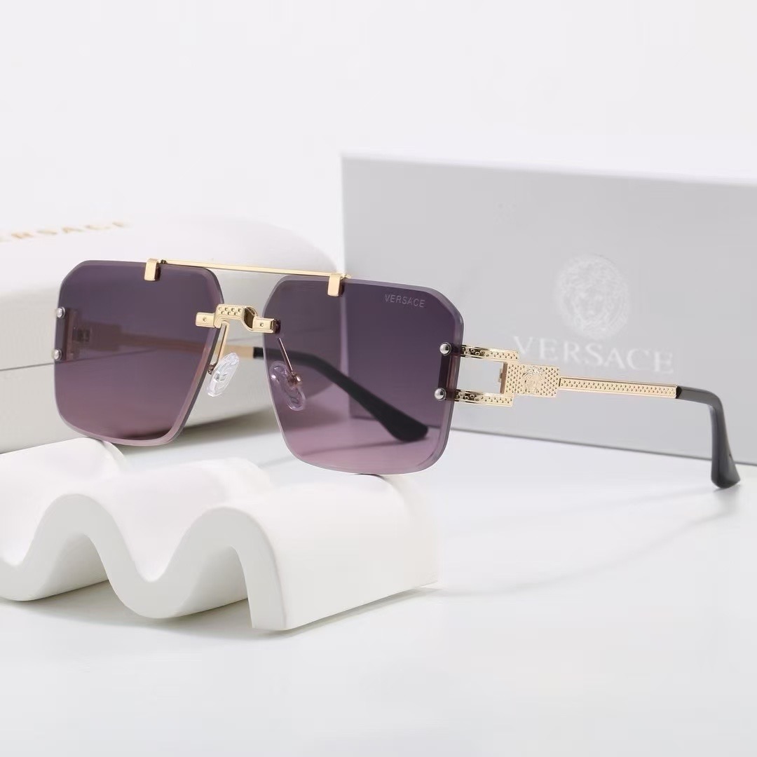 Versace Fashionable Sunglasses - Image 5