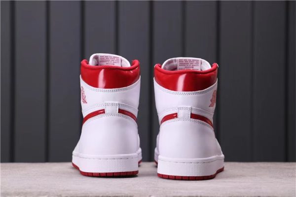 Jordan 1 Retro Metallic Red (2017) 555088-103