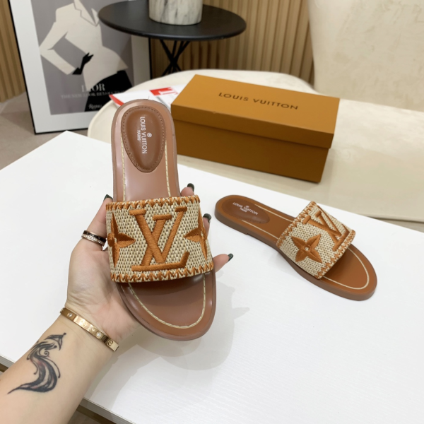 LV Lock lt Flat Flat Sandals Slide