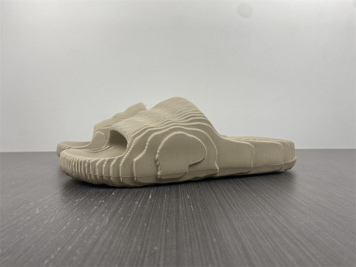 Yeezy Slide new collection - Image 2