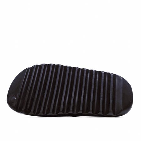 Yeezy Slides Black FW6348 - Image 4