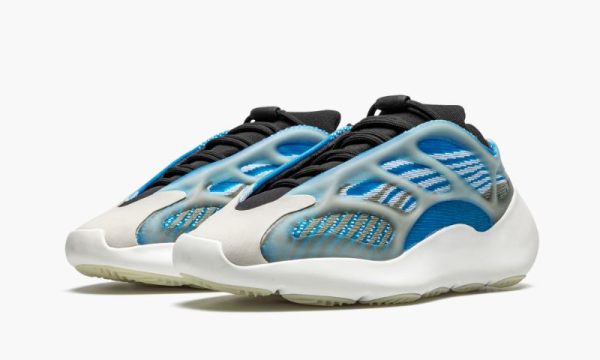 Yeezys 700 V3 “ Arzareth"