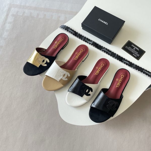 Chanel 26P Double C Two-Tone Flat Slippers