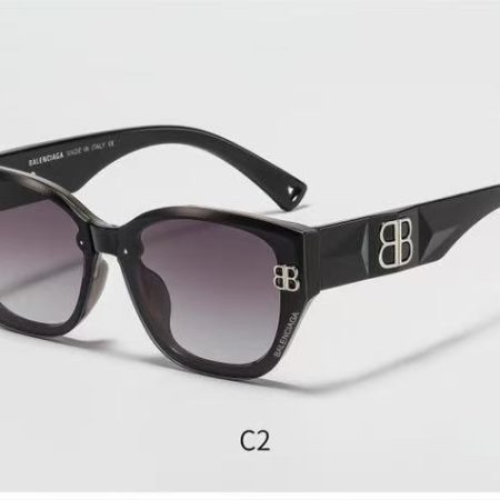 Balenciaga Fashionable Sunglasses - Image 4