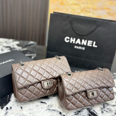 Chanel Quilto 2.55 Shoulder Bag - Image 3