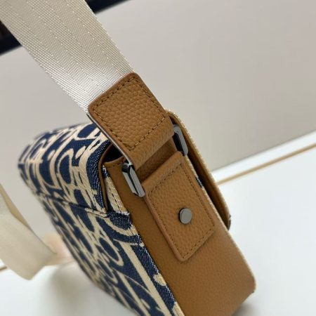 Dior Saddle Messenger Bag - Image 5