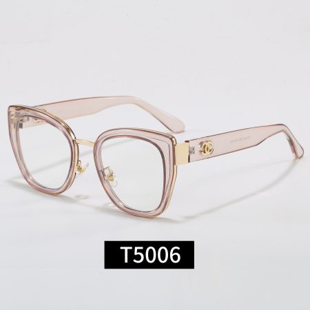 Chanel Fashionable Sunglasses - Image 2